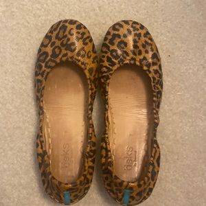 Leopard Tieks